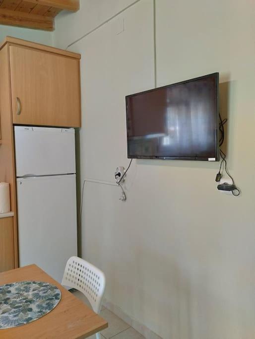Lovely Guesthouse On The Beach Айя-Анна Экстерьер фото